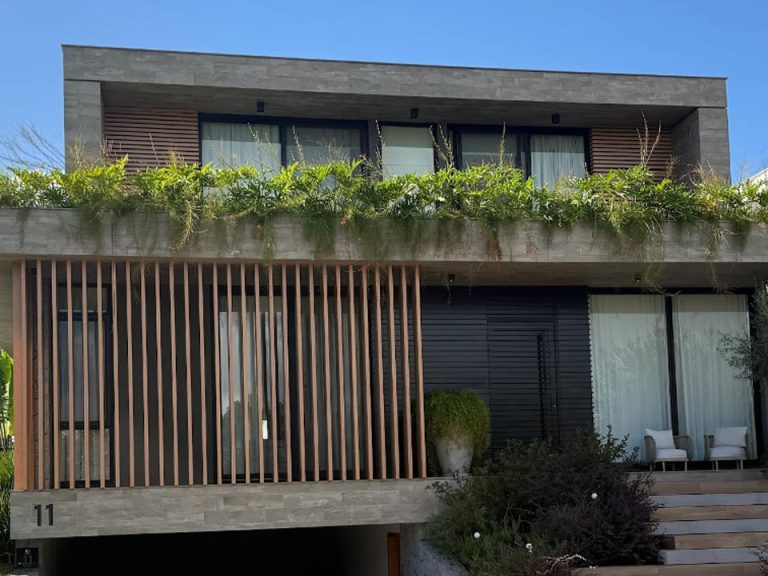 Depoimento de Névio Peloso sobre o trabalho da JC Esquadrias em sua residência em Caxias do Sul