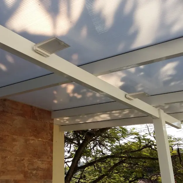 Cobertura em policarbonato